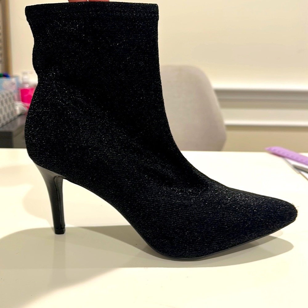 NWOT black booties